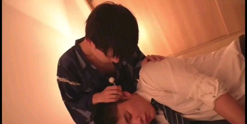 客人要求服務員特殊服務，服務員不從，沒辦法只能使手段，叫來經理處理 上集