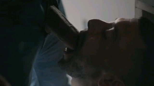 肌肉大叔捆綁昏迷帥哥，然後拿屌操嘴再爆菊（一）